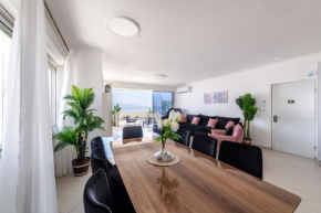 Desert and Sea-penthouse Full Sea view